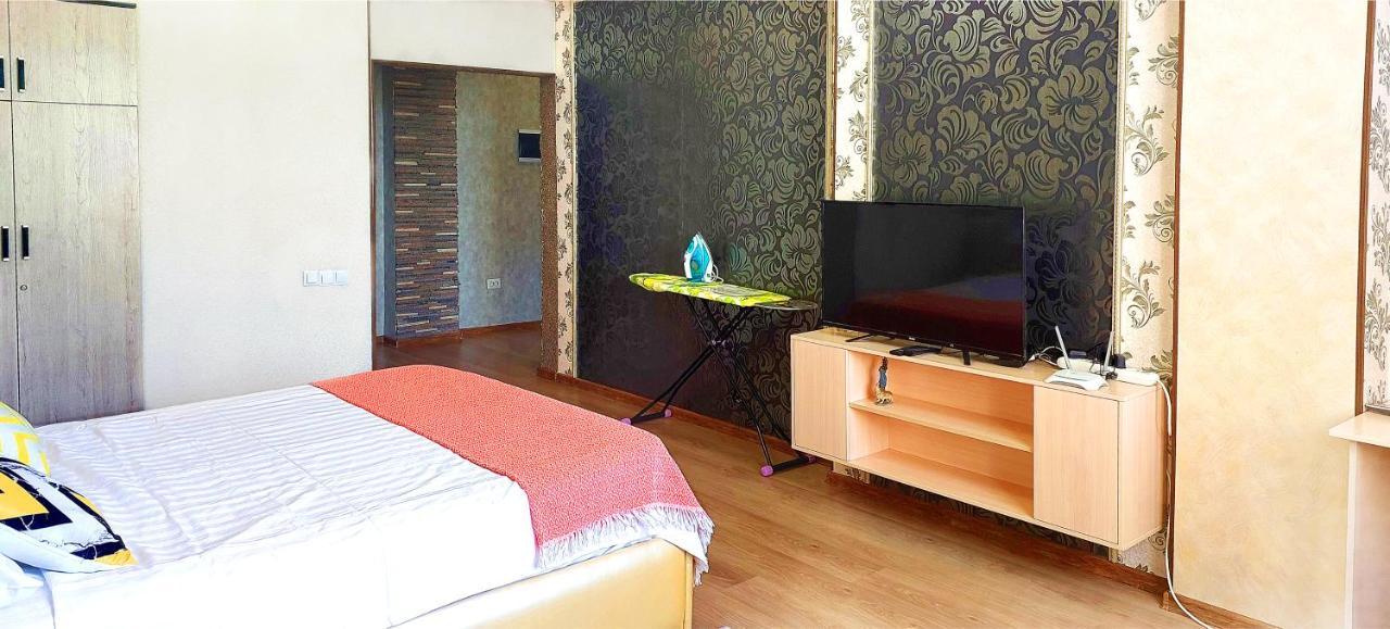 Apartment With Panoramic View In The Center Бишкек Экстерьер фото