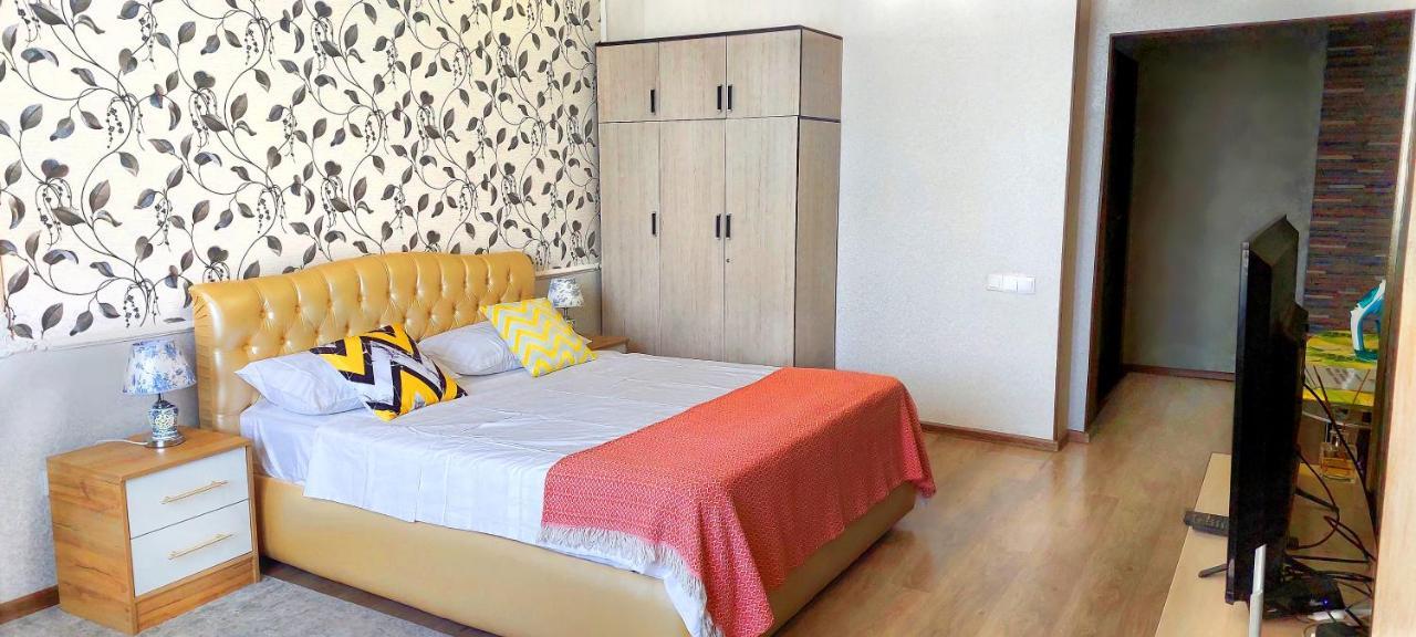 Apartment With Panoramic View In The Center Бишкек Экстерьер фото