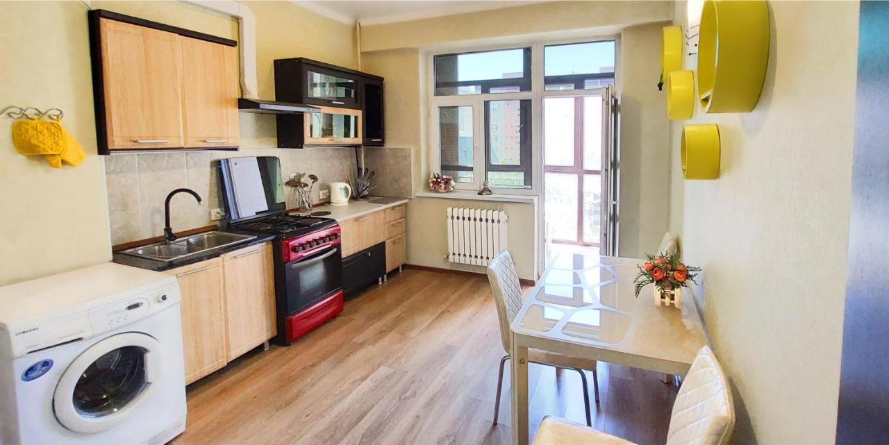 Apartment With Panoramic View In The Center Бишкек Экстерьер фото